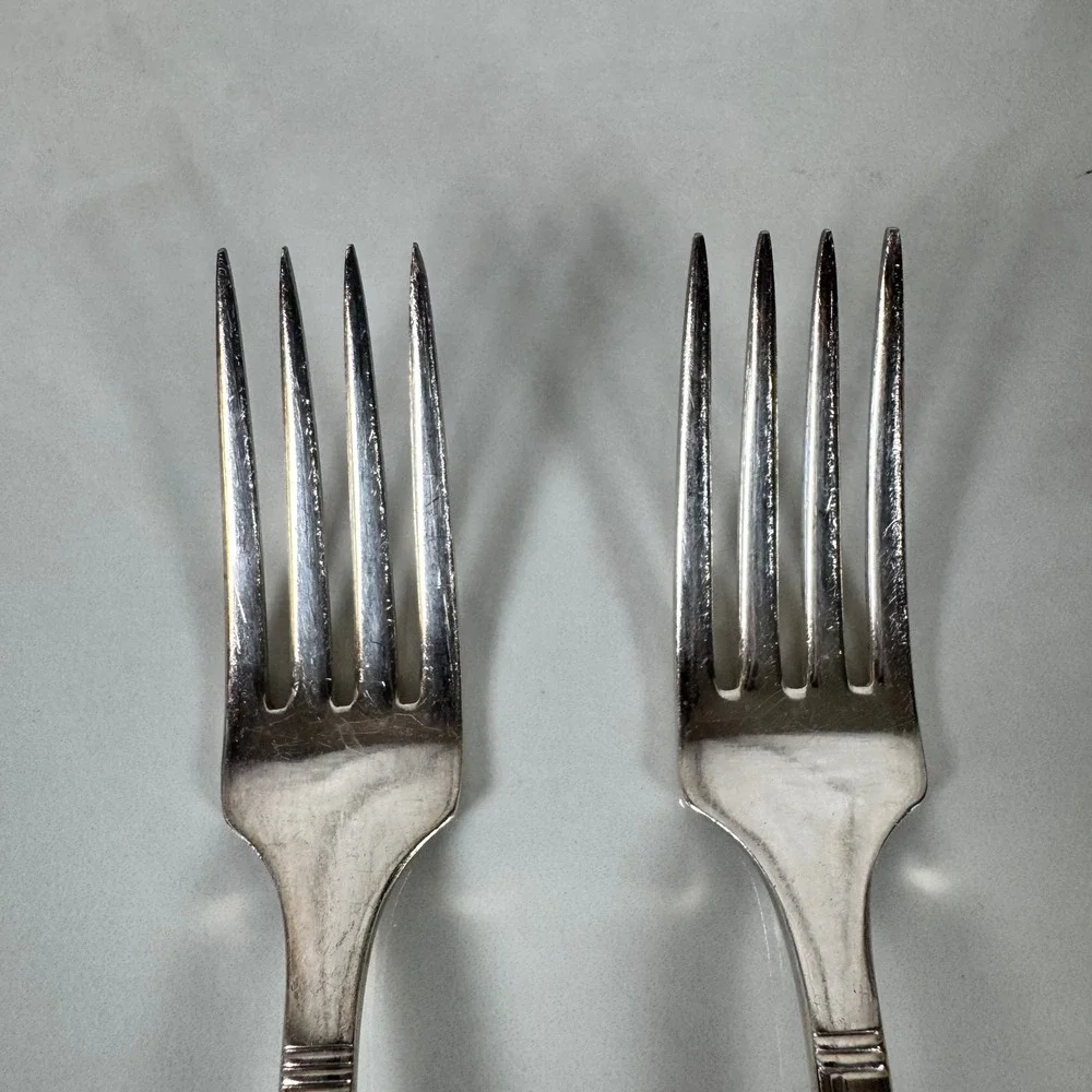 Set of 2 Oneida Nobility Plate Silver‎ Plated Dinner Forks Caprice Floral